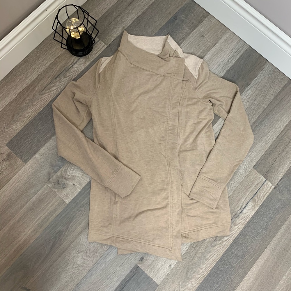 Lululemon Coast Wrap